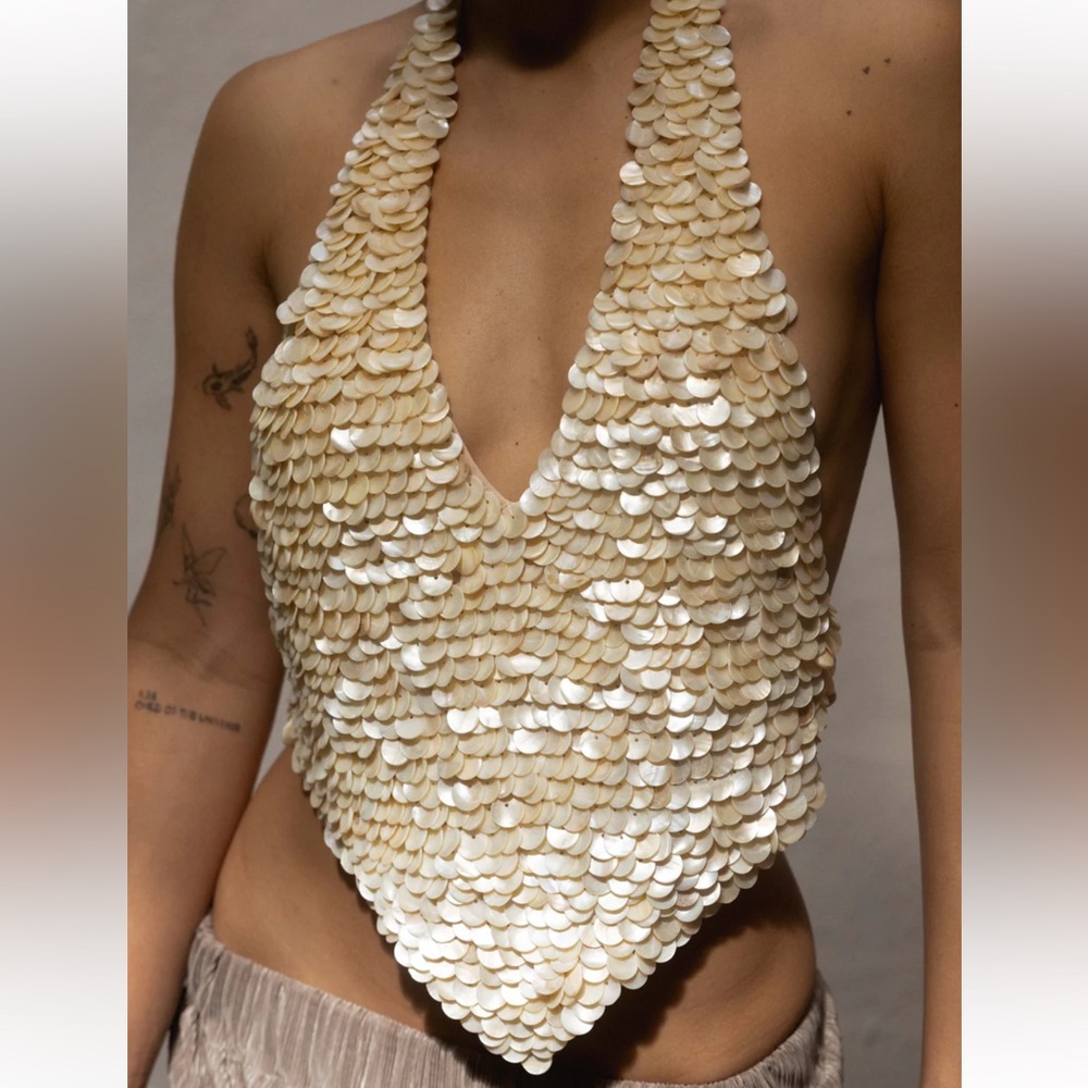 Shell Halter Top - Picture 4 of 5
